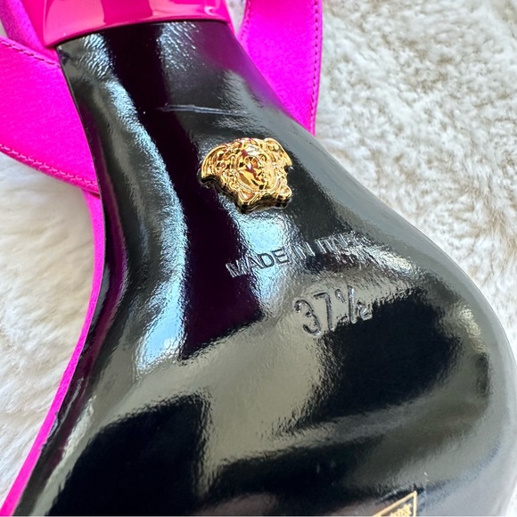 NEW!!! Versace women high heels shoes size 37.5 Authentic Retail 1250$ - Picture 6 of 9